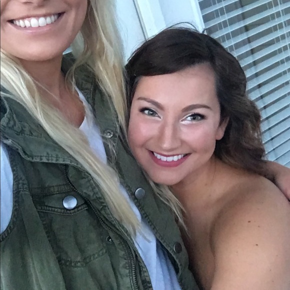 Meet your Posher, Mikhyla - Picture 3 of 3